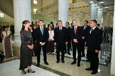 news img