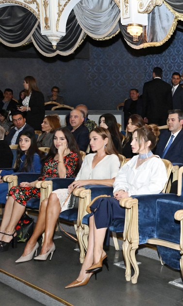 Birinci vitse-prezident Mehriban Əliyeva "Qağayı” tamaşasının təqdimatında iştirak edib